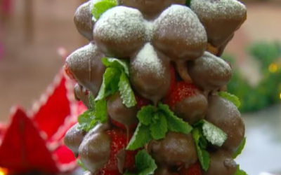 Árvore de Natal de morango com chocolate